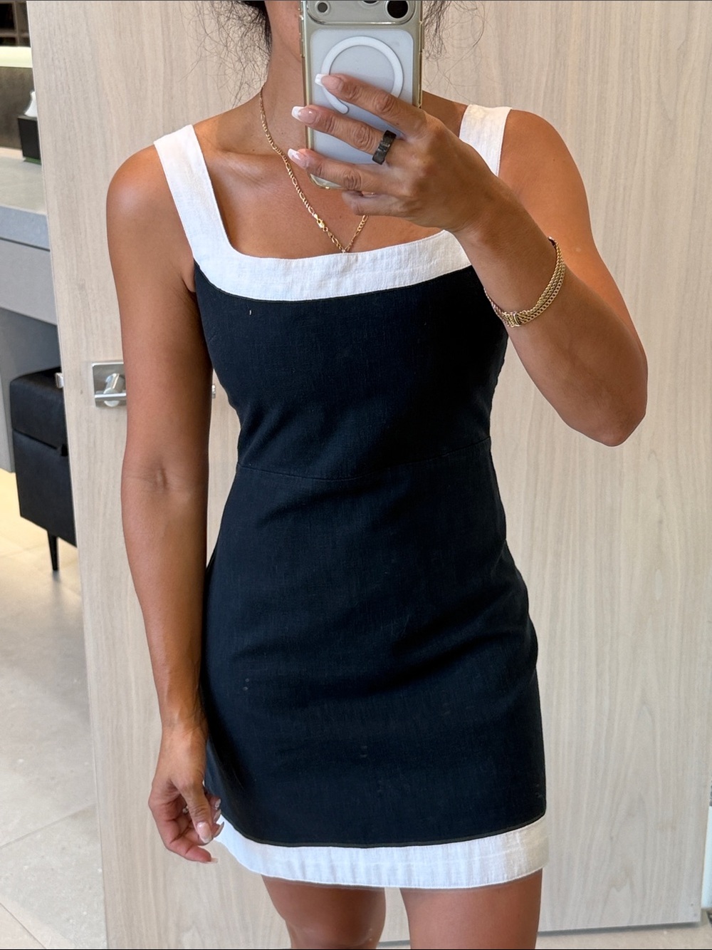 💕Abercrombie & Fitch Black Mini Dress with White Trim💕